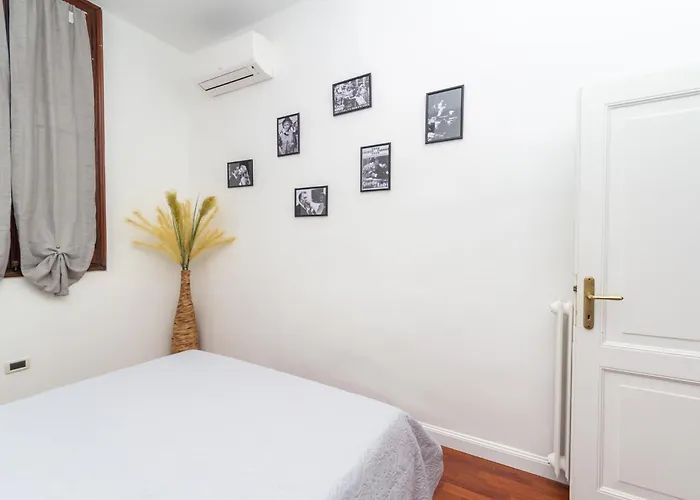 아파트 Opera Venice *